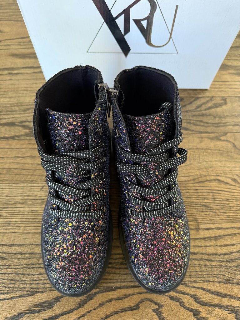 Yru Slayer Black Glitter Platform Boots Size 8 New In Box — image 7 of 8